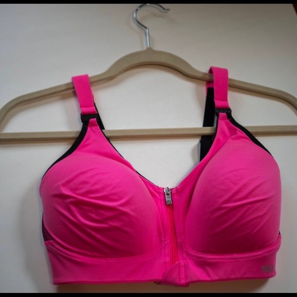 Victoria's Secret Other - Victoria Secret Sports bra size 32DD!